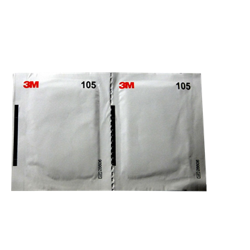3M 105 Dezinfekční vlhčený ubrousek pro čištění obličejových masek, pár (2 ubrousky)